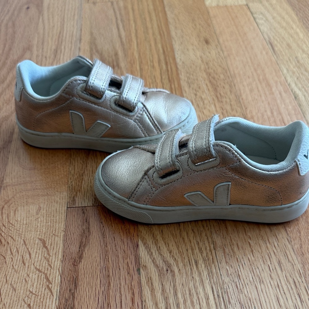 Toddler Veja Esplar Metallic Gold Velcro Sneakers - Picture 3 of 8